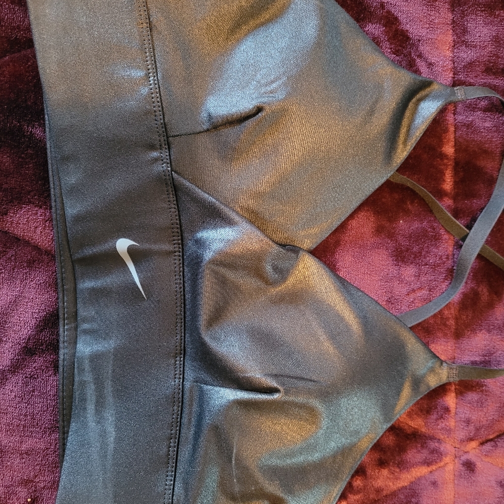Women's NIKE WORKOUT SPORTSBRA